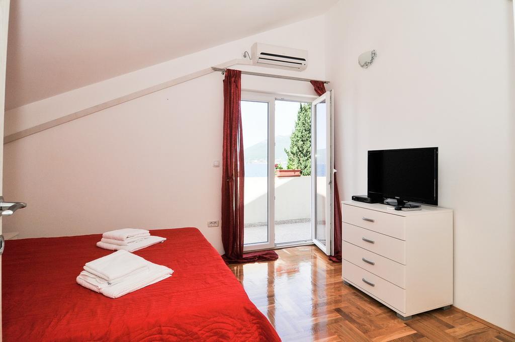 Apartmani P&M Τίβατ Εξωτερικό φωτογραφία
